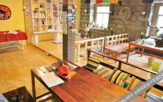 Ri Wa International Youth Hostel