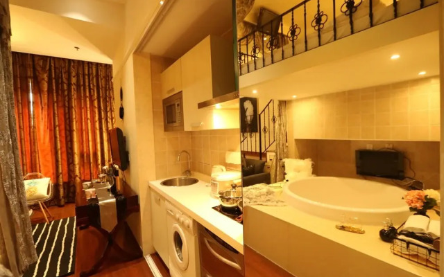 Warm Journey Apartment