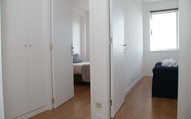 Liiiving in Porto Bright Balcony Apartment