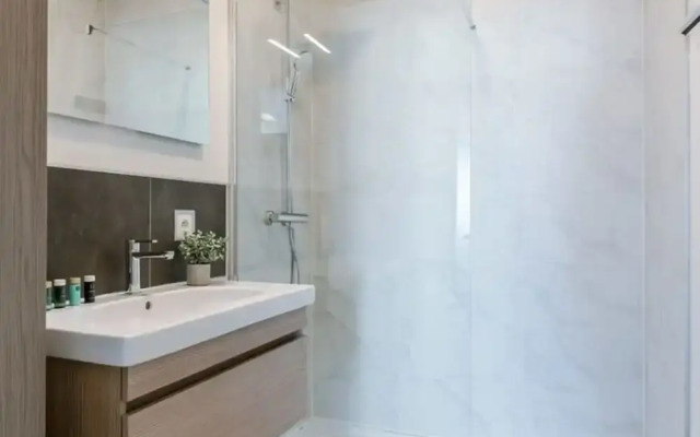 Bright Apartment With Seaview