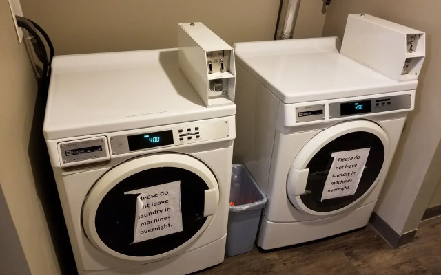 Travelodge by Wyndham Edmonton Airport