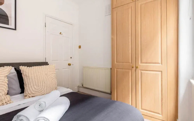 Stylish 3BR 2BA in Mayfair by Hyde Park