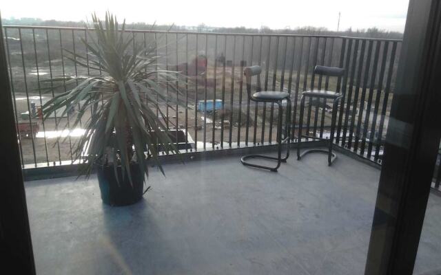 Fully Equipped Sunny Apartment