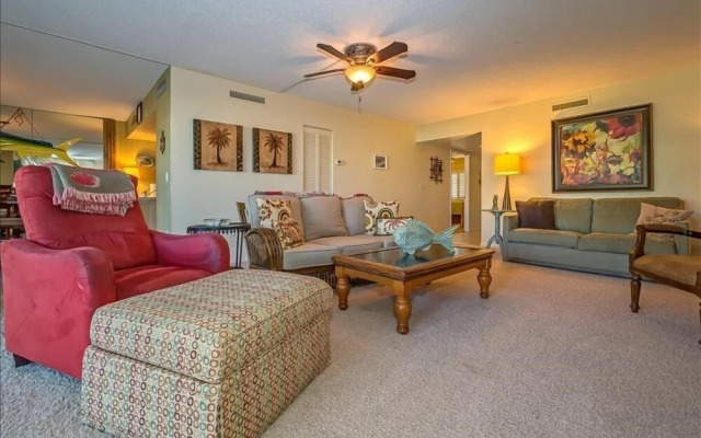 Sea Oats 221 2 Bedroom Home by RedAwning