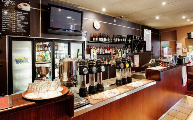 Upper Ross Hotel
