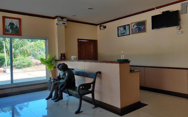 OYO 75334 Train Hotel