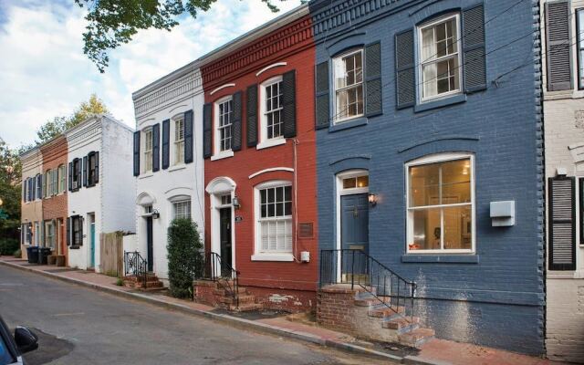 Cozy Home in Prestigious Georgetown