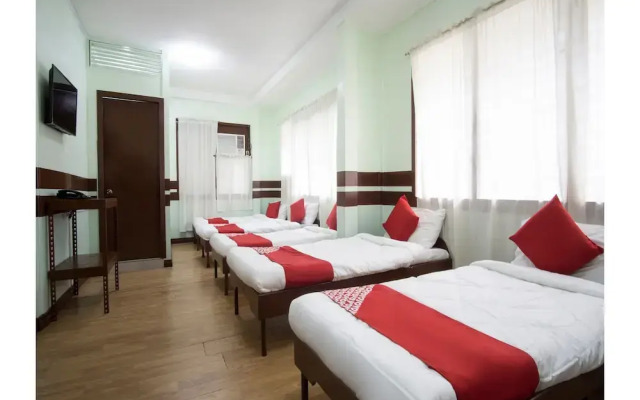 Oyo 130 Jy Crown Palace