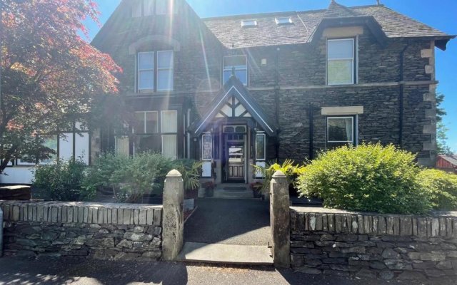 Beaumont House with FREE off-site Health Club - Adults Only