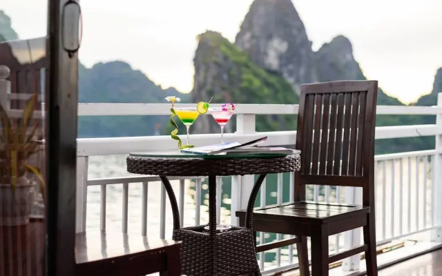 Swan Cruises Halong