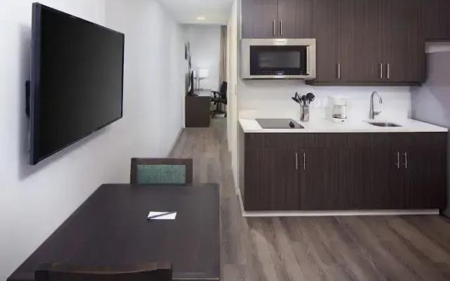 Star Suites By Riverside Theatre
