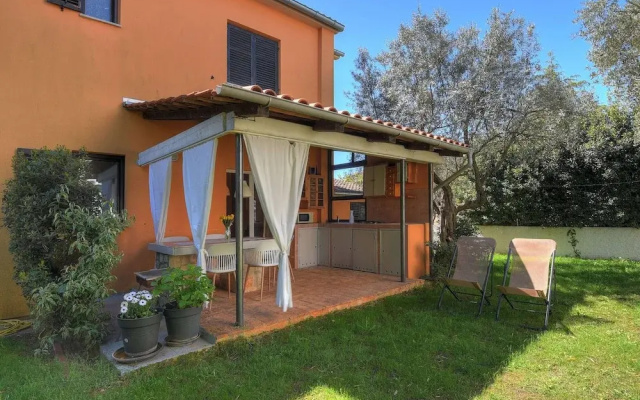 Comfortable Apartment With Private Terrace