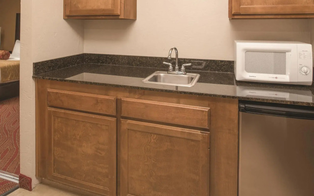 Best Western Plus Parkway Inn