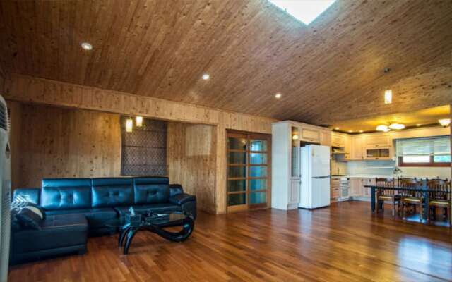 Witch's  broomstick Pension