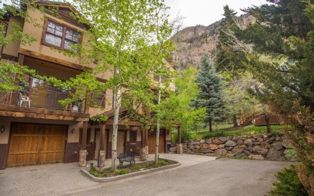 Elkhorn Townhome 1939