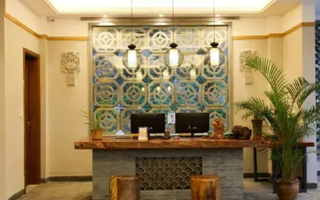 Xiangyunge Holiday Hotel