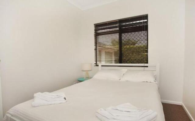 6 Petrie Ave, Marcoola, Pet Friendly, Linen supplied