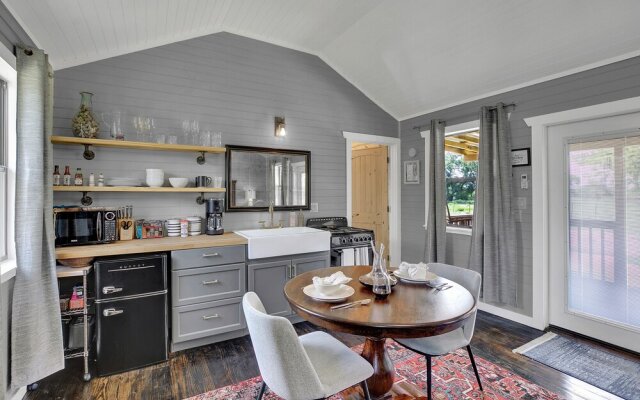 Luxurious & Intimate Cottage in Fred Wine Country!