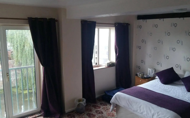 Roomtel Riverside