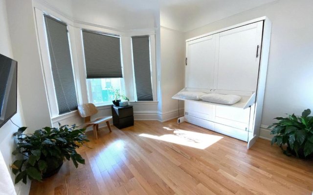 3BR/2BA Remodeled flat in Heart of Castro