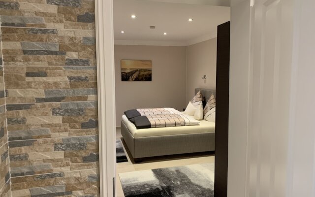 Apartment Ahsbahs Suite near Airport