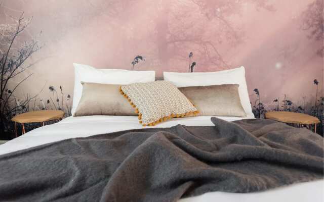 The Historic Gem - Sleek & Central 3BDR Maisonette