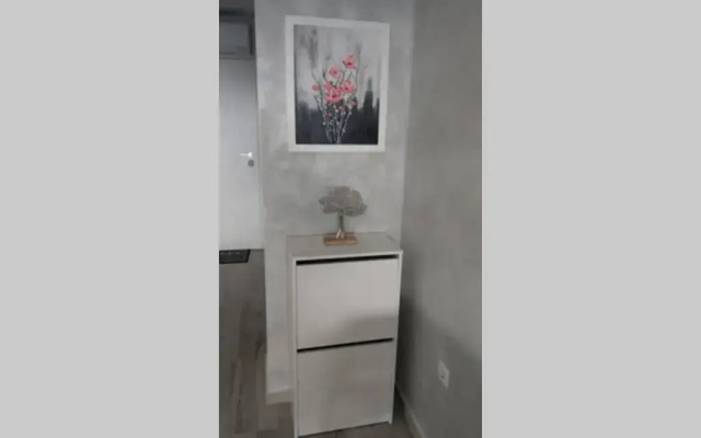 MARIA, Modern studio apartment with private parking