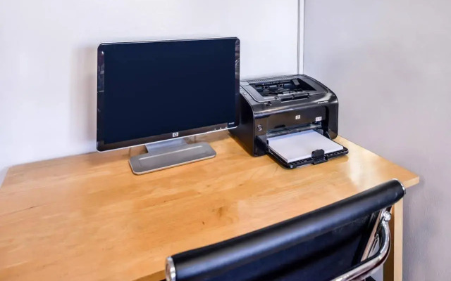 Travelodge by Wyndham Eugene Downtown/University of Oregon