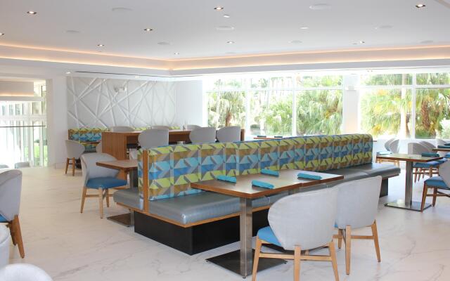 Holiday Inn Miami Beach - Oceanfront by IHG