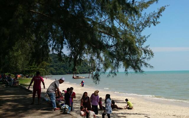Bayan Seaside Guesthouse