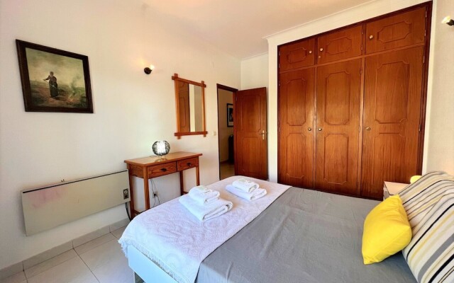 Albufeira Classic 1 With Pool by Homing