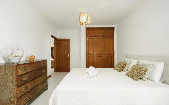 Tropicana Apartment