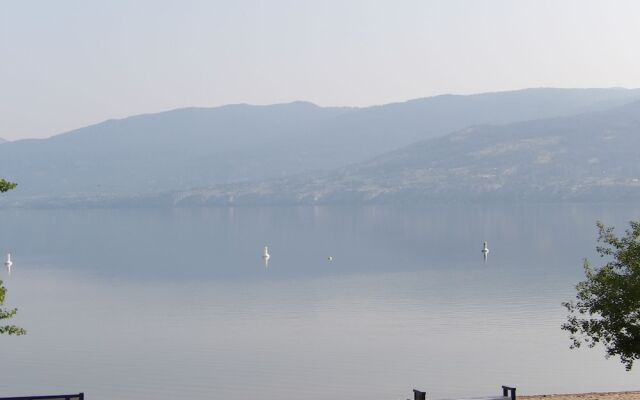 Okanagan Lakefront Resort