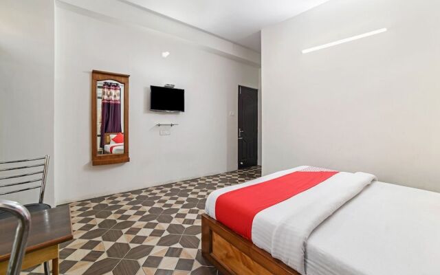 OYO 24660 Mahasu Villa