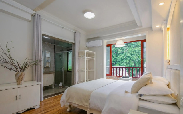 Yangshuo Riverview Hotel