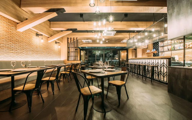 Mii Hotel Srinakarin