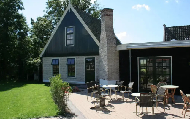 Carefully Furnished Chalet With Microwave at the Wadden Sea