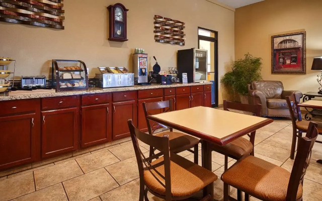 Best Western Taylor Inn