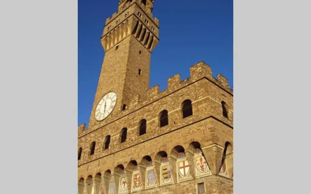 Santa Croce. Quiet, large and luminous loft