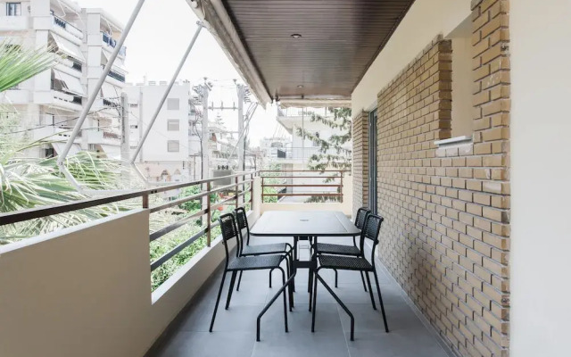 Stellar 3BR Apartment with Balcony