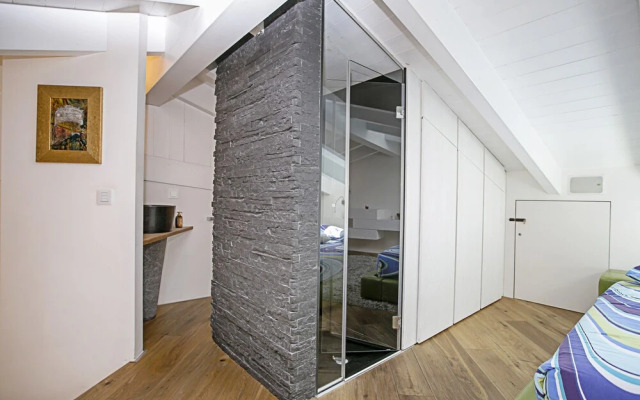 Riva Suite Lake View