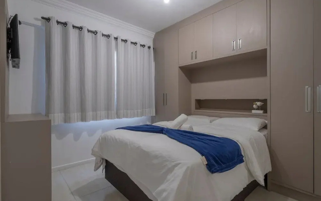 2-bed Apt w/ BBQ - Downtown Bombinhas Caa103
