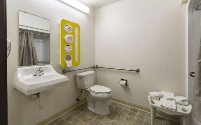 Motel 6 Huron, OH - Sandusky