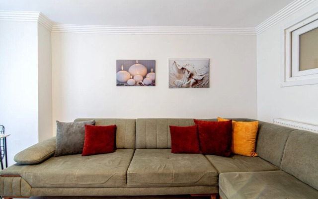 Cozy Flat Close to Various Malls in Kagithane