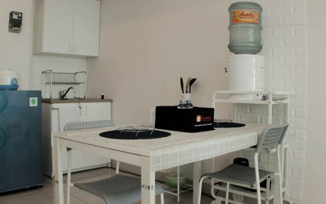 Warm And Cozy Studio At Grand Kamala Lagoon Apartment