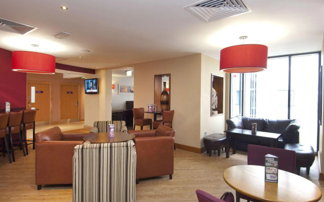 Premier Inn London Heathrow Airport Terminal 5 Hotel