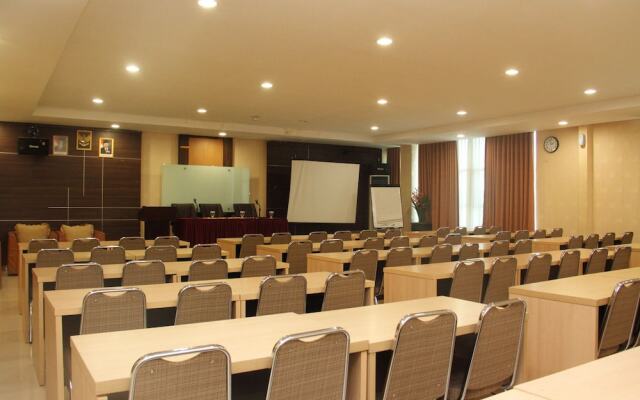 Airy Panakkukang Boulevard Topaz F8 Makassar