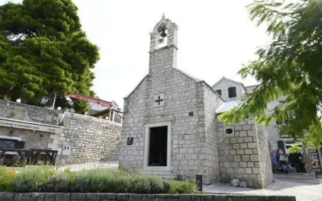 Apartments Miljević Bol