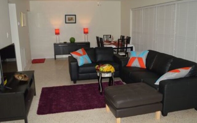 One Bedroom Apartment at Villa Tunis