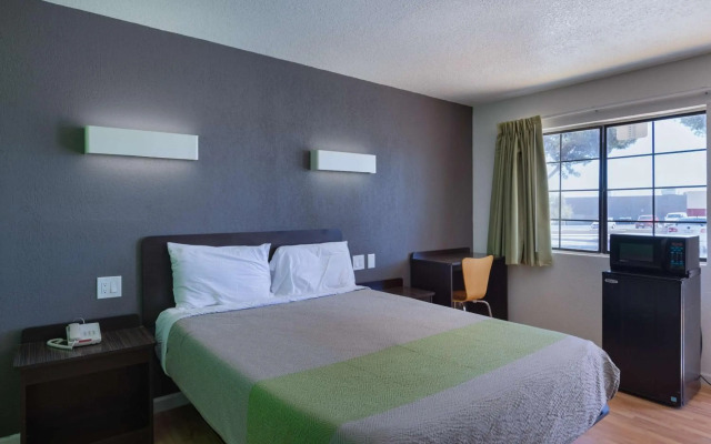 Studio 6 Barstow, CA